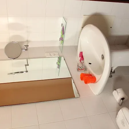 Ξενοδοχείο Bela 2*